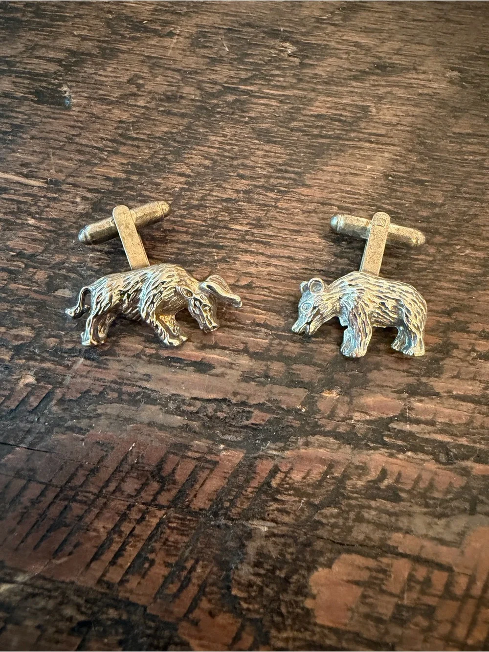 Silver Tone Bull And Bear Cufflinks for Men - Classic Formal Accessory Stockmark